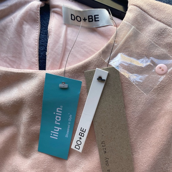 Do + Be Blushing Bell Blouse - Picture 3 of 6